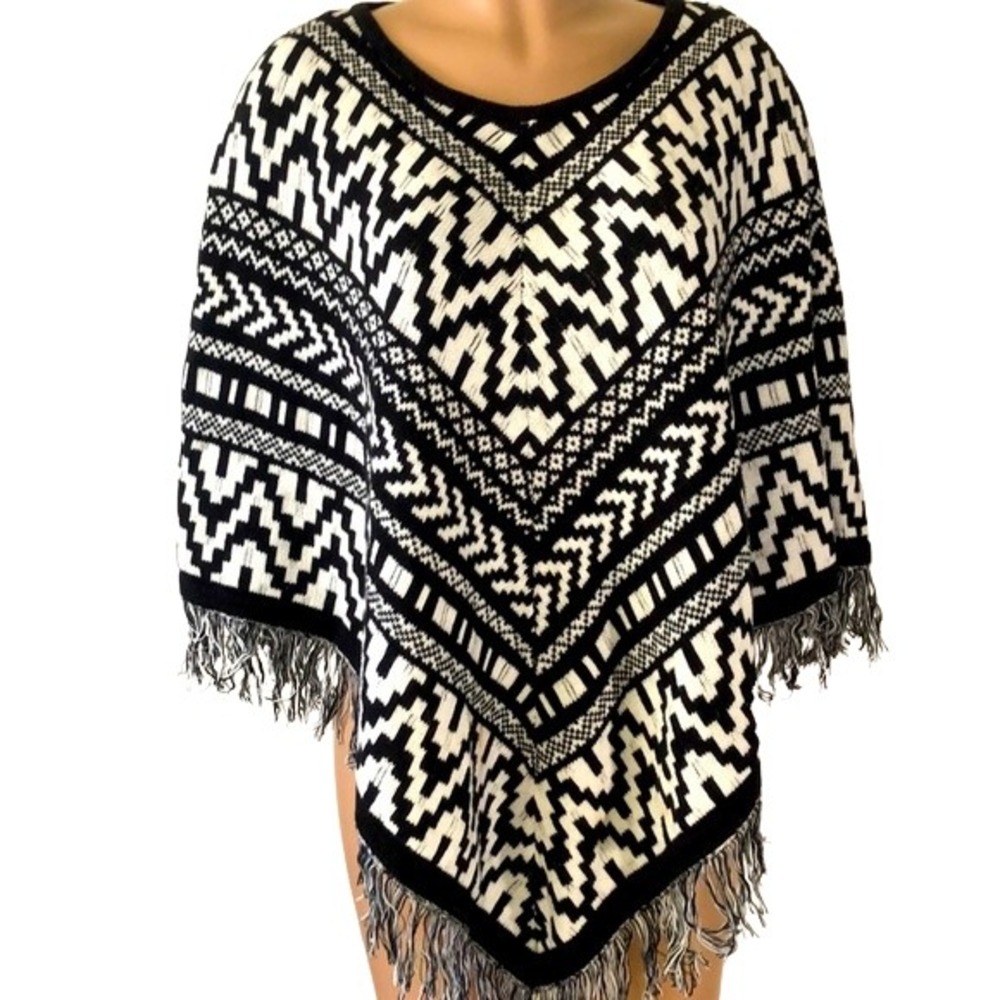 Style & Co White & Black Aztec Poncho Sz 0X/1X‎